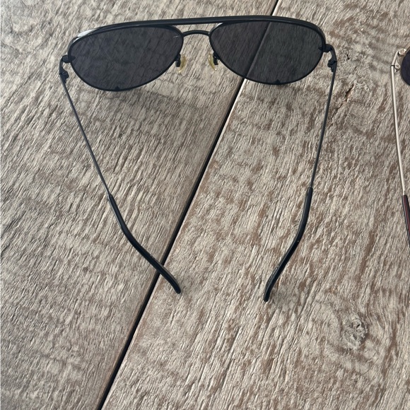 Quay Australia High Key + Desi Oversized Aviators Gold & Black Pair - Picture 2 of 8